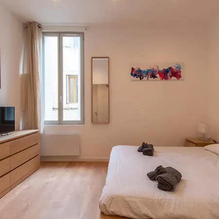 דירה Escale Dans L'ecusson *
